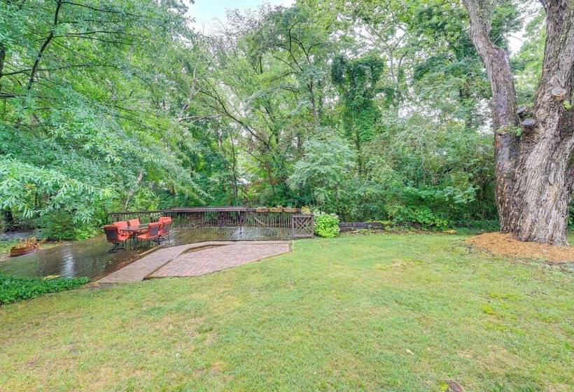 Charming Damascus Retreat W/ Deck & Creek Views!