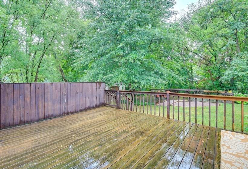 Charming Damascus Retreat W/ Deck & Creek Views!