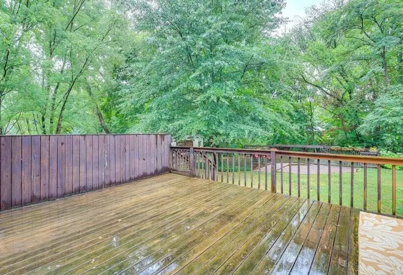 Charming Damascus Retreat W/ Deck & Creek Views!