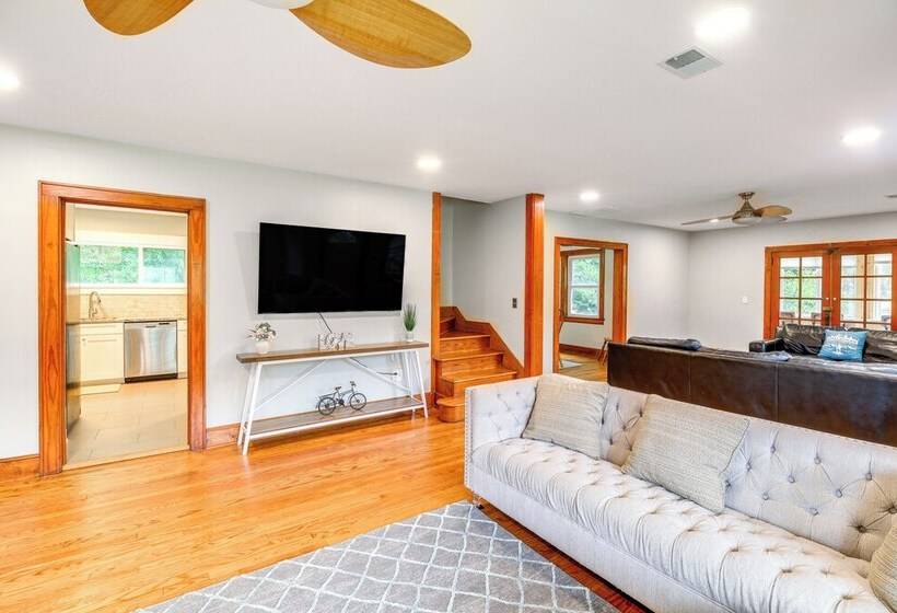 Charming Damascus Retreat W/ Deck & Creek Views!