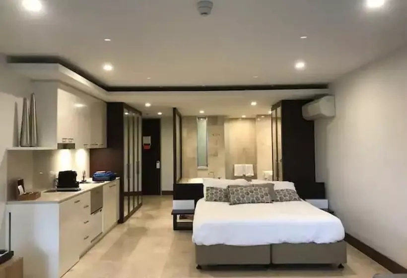 Coastal Bliss Studio   Santai 224