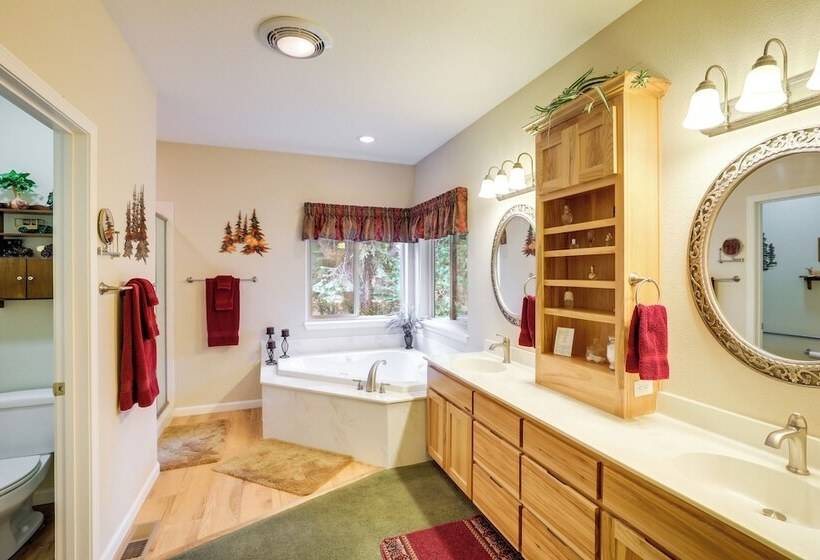 Cozy Chester Home W/ Patio & Lake Access!