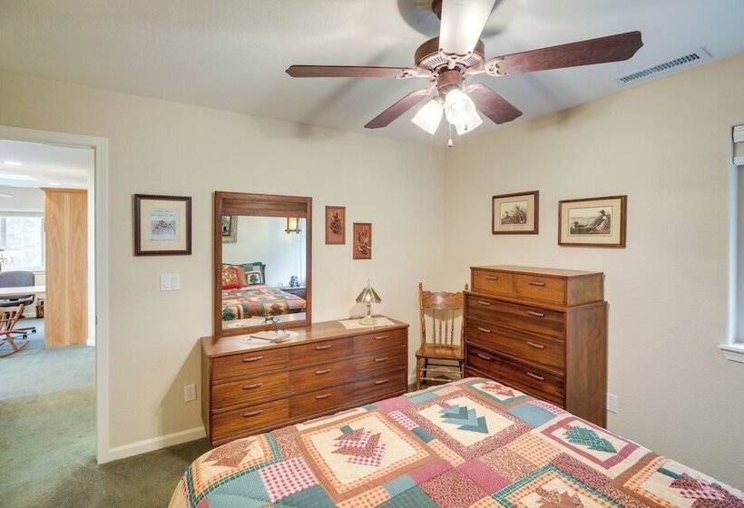 Cozy Chester Home W/ Patio & Lake Access!