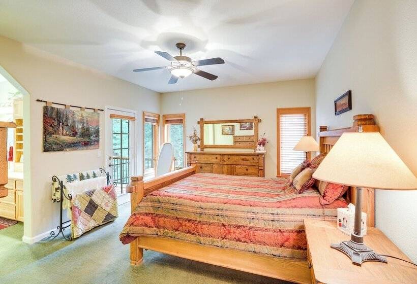 Cozy Chester Home W/ Patio & Lake Access!