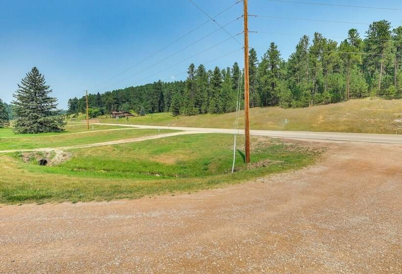 Deadwood Wolf Cabin W/ Fire Pit & Grill