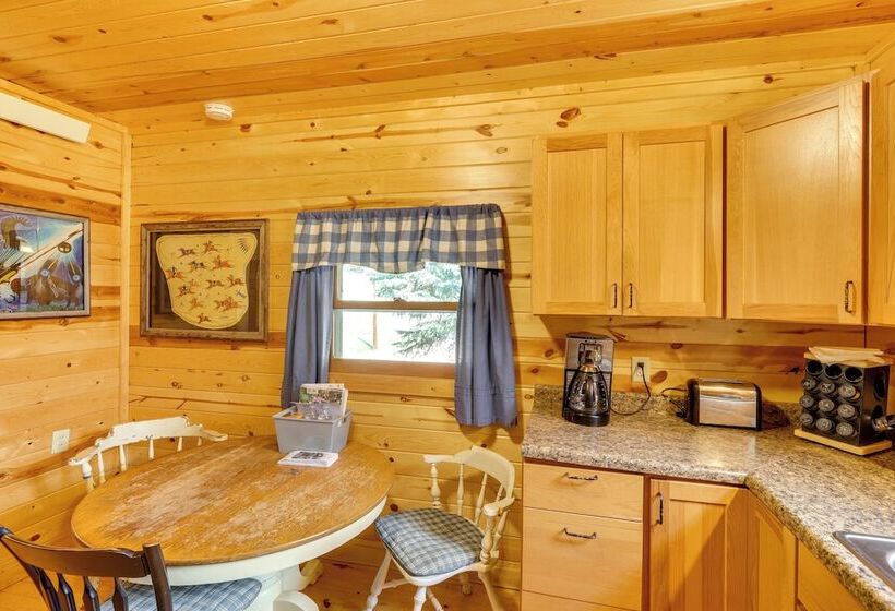 Deadwood Wolf Cabin W/ Fire Pit & Grill