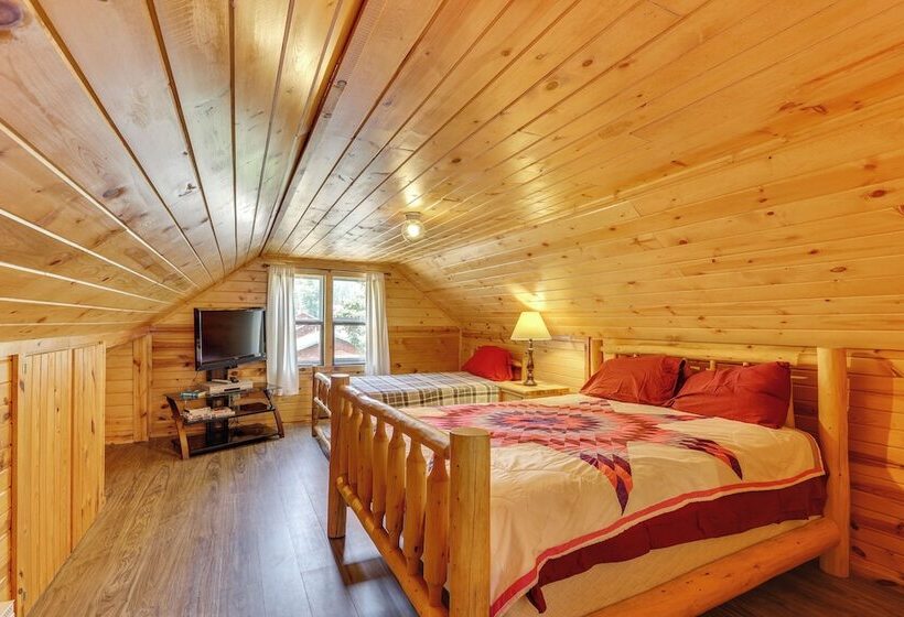 Deadwood Wolf Cabin W/ Fire Pit & Grill