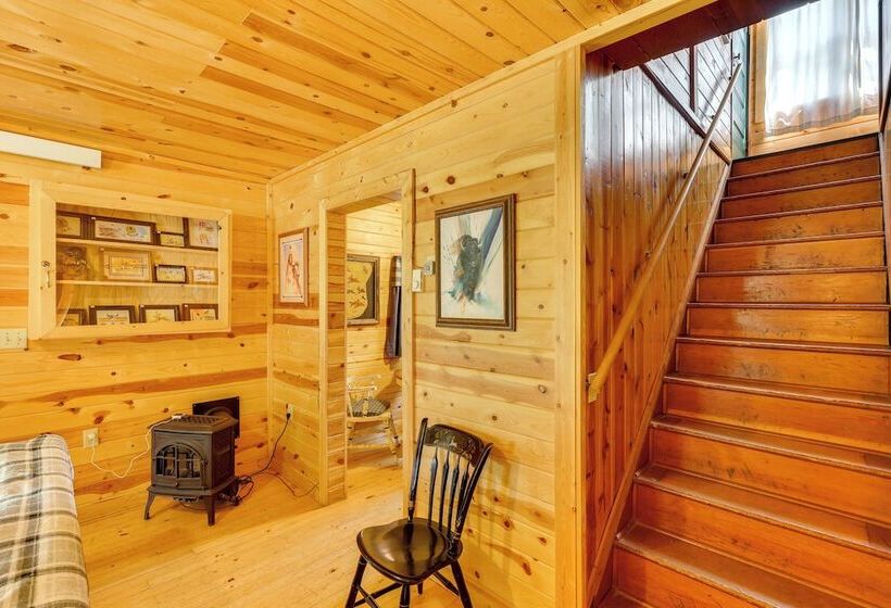 Deadwood Wolf Cabin W/ Fire Pit & Grill
