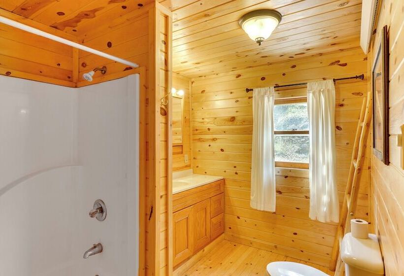 Deadwood Wolf Cabin W/ Fire Pit & Grill