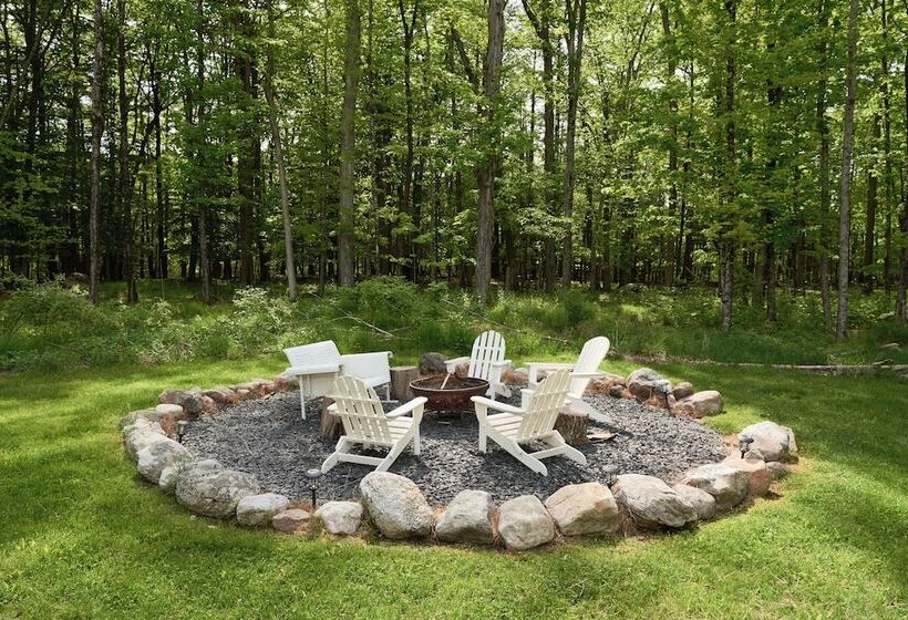 Eclectic Ulster County Cabin ~ 14 Mi To Waterfalls