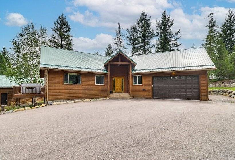 Home Near Glacier National Park W/ Hot Tub & Deck!