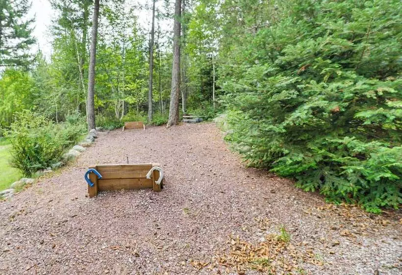 Home Near Glacier National Park W/ Hot Tub & Deck!