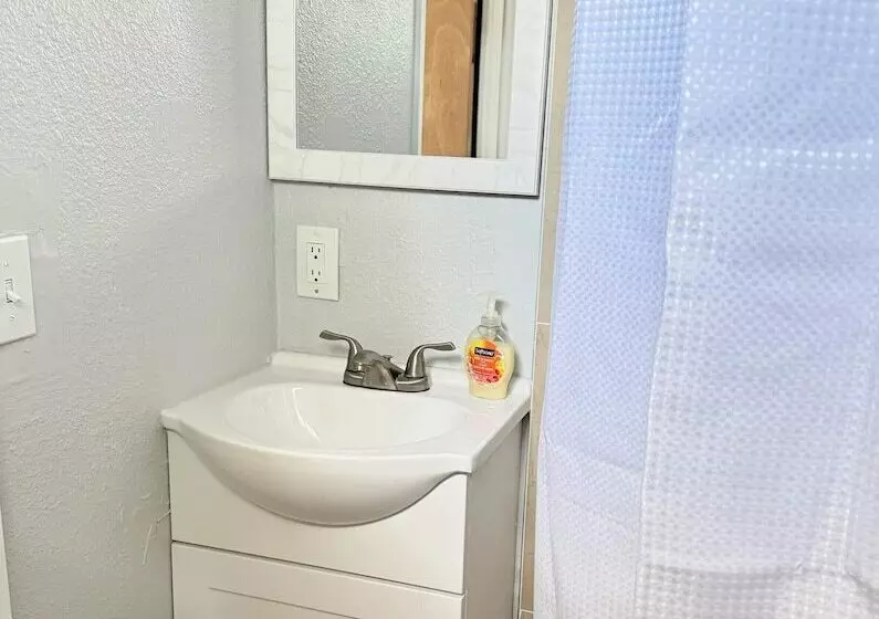 Majatalo Midtown Oasis