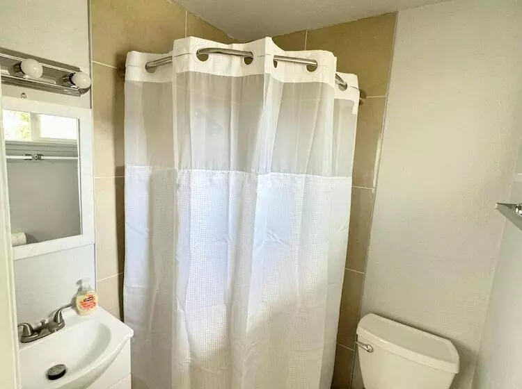 Majatalo Midtown Oasis