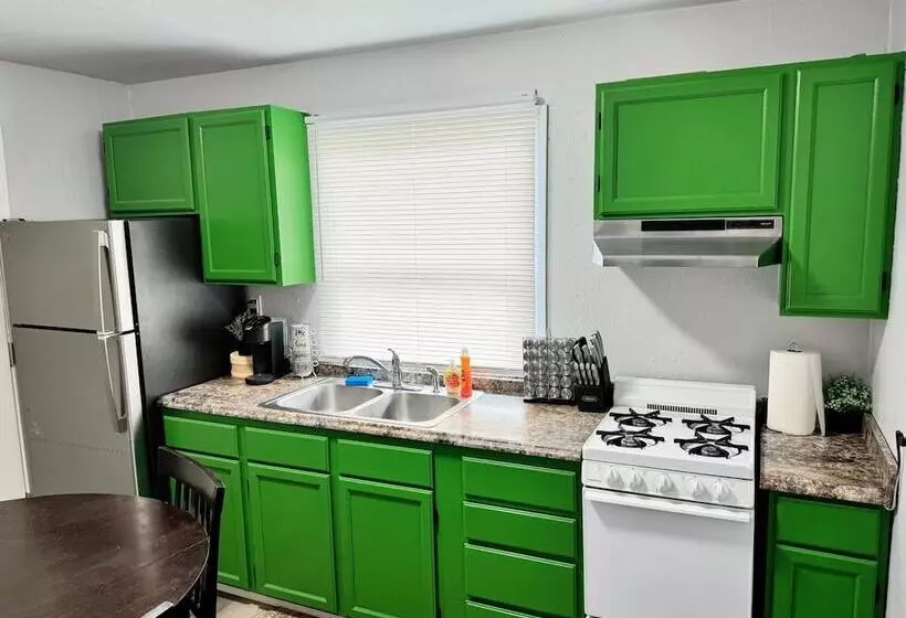 Majatalo Midtown Oasis