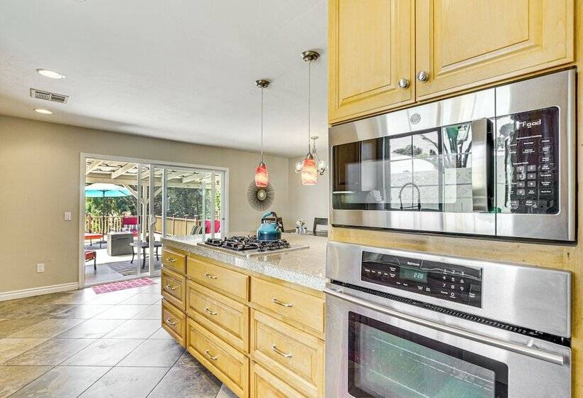 Poway Retreat W/ Stunning Sunset & Mountain Views!