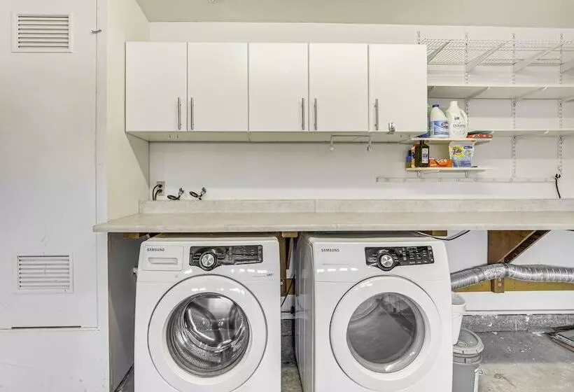 Poway Retreat W/ Stunning Sunset & Mountain Views!