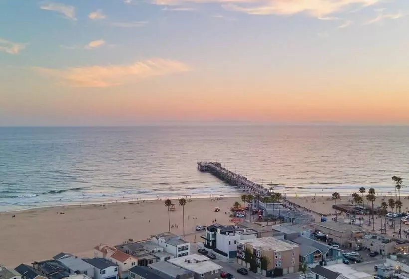 Shoreline Villa By Avantstay Steps To The Beach, Bay, & Pier!