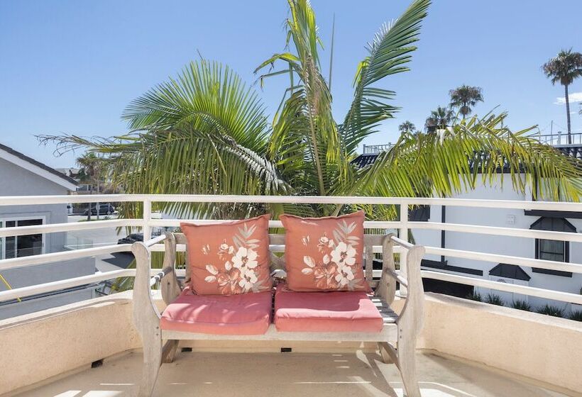 Shoreline Villa By Avantstay Steps To The Beach, Bay, & Pier!