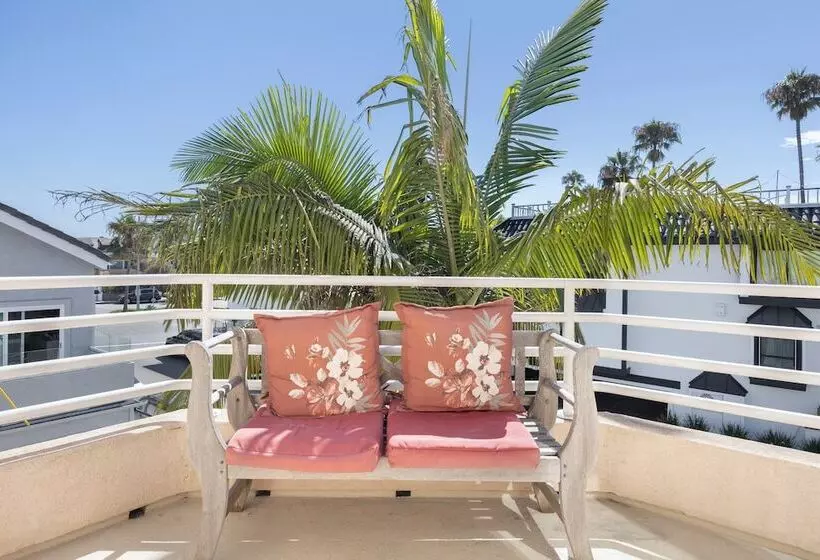 Shoreline Villa By Avantstay Steps To The Beach, Bay, & Pier!