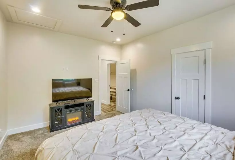 Spacious Idaho Home On Scenic Cub River!