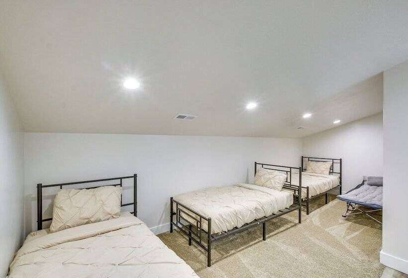 Spacious Idaho Home On Scenic Cub River!