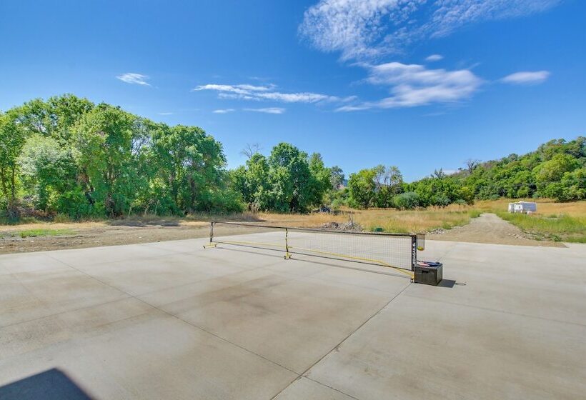 Spacious Idaho Home On Scenic Cub River!