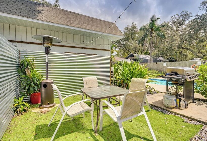 ~ 5 Mi To Beaches: Spacious Tampa Bay Home!