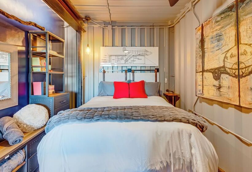 Fallbrook Airplane Home W/ Fire Pit & Mtn Views!