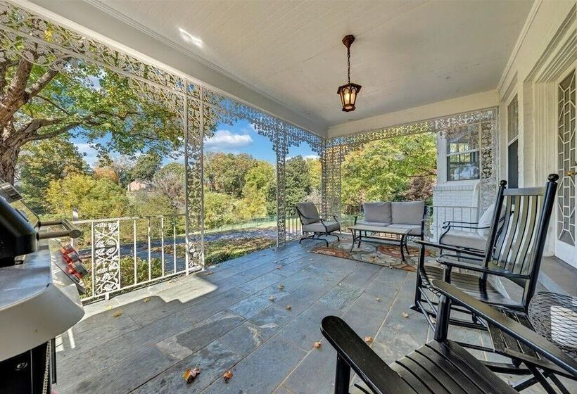 민박 The Oakdale Inn