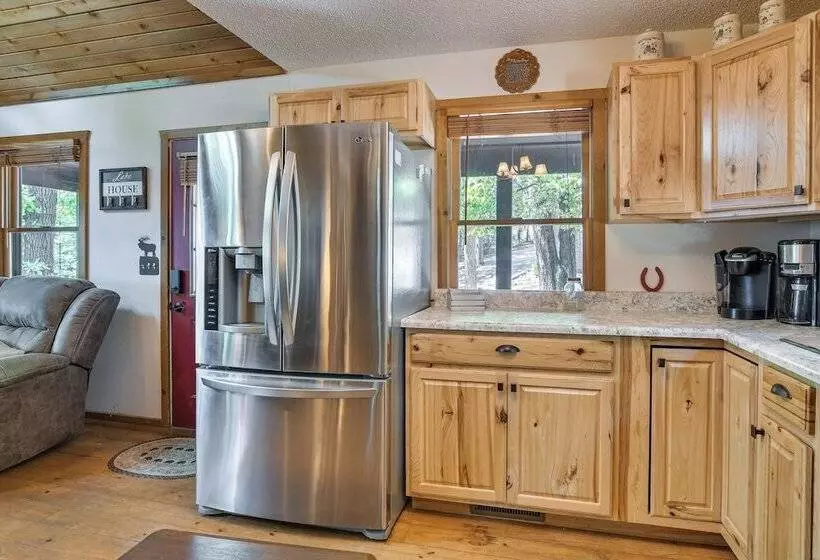 3 Mi To Table Rock Lake: Cabin W/ Fire Pit!