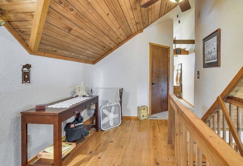 3 Mi To Table Rock Lake: Cabin W/ Fire Pit!