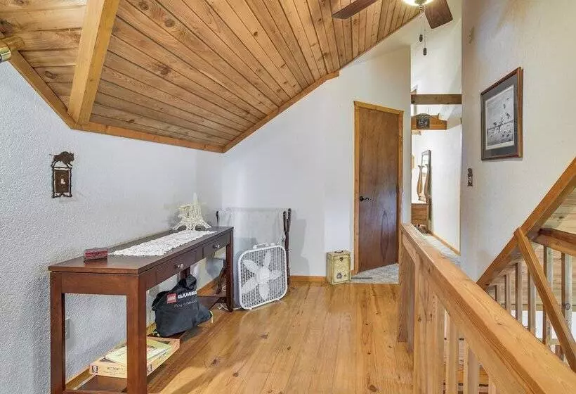 3 Mi To Table Rock Lake: Cabin W/ Fire Pit!