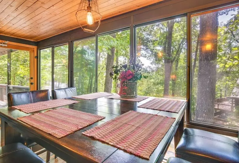 3 Mi To Table Rock Lake: Cabin W/ Fire Pit!