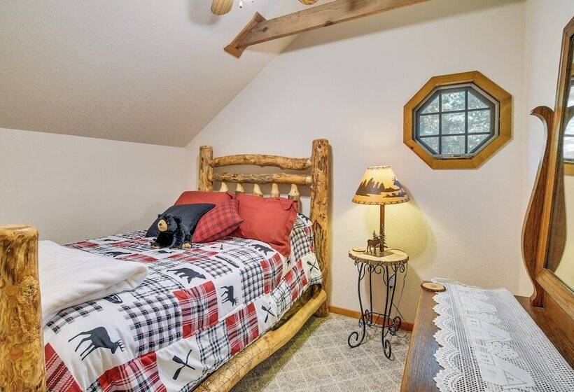 3 Mi To Table Rock Lake: Cabin W/ Fire Pit!