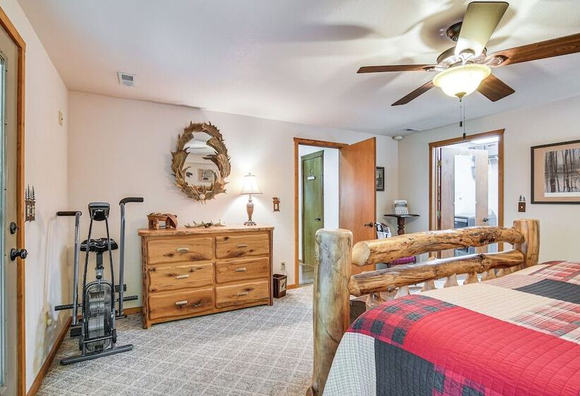 3 Mi To Table Rock Lake: Cabin W/ Fire Pit!