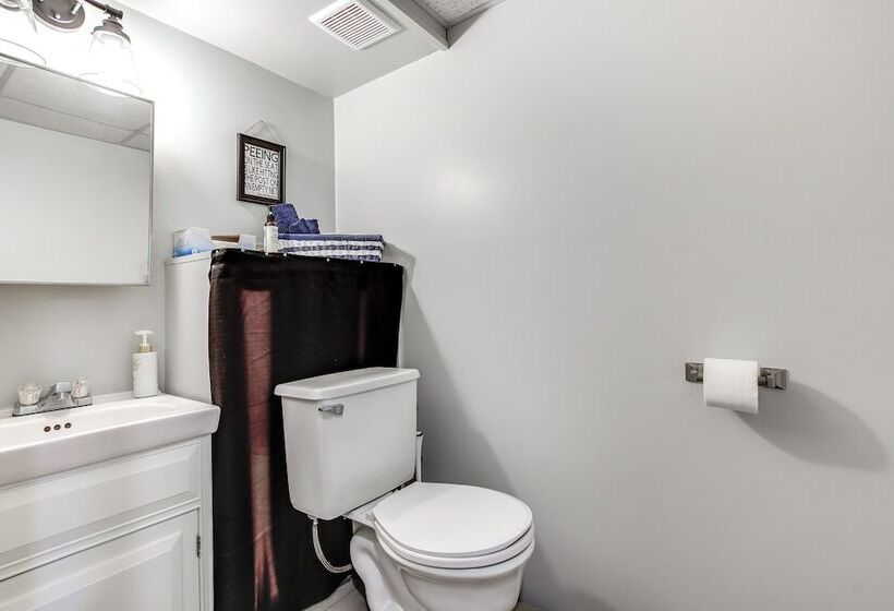 Central Wisconsin Cabin: Golf, Lakes & Trails!