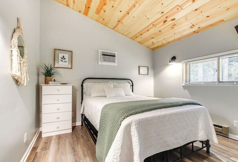 Central Wisconsin Cabin: Golf, Lakes & Trails!