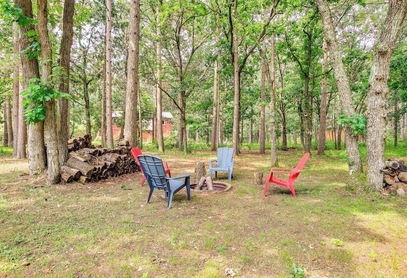 Central Wisconsin Cabin: Golf, Lakes & Trails!