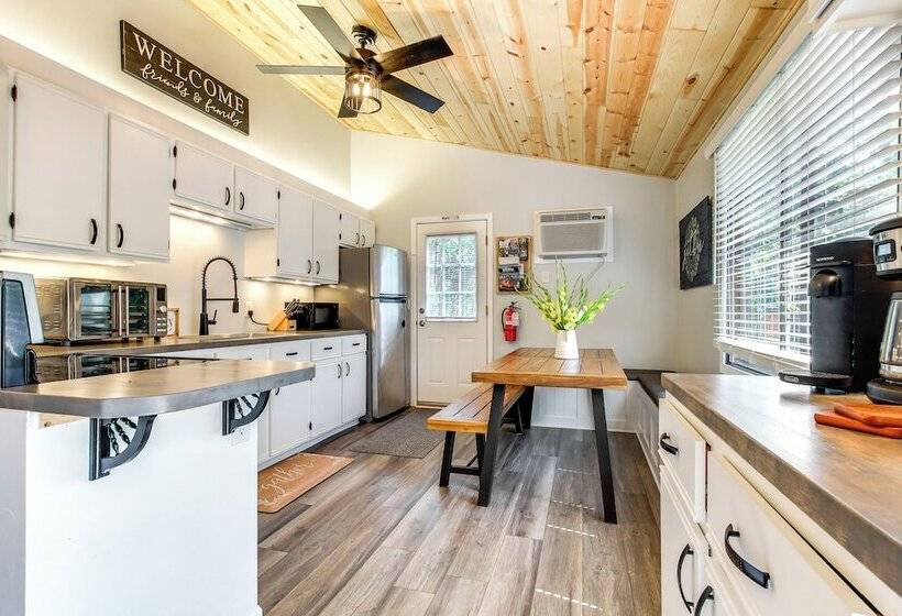 Central Wisconsin Cabin: Golf, Lakes & Trails!