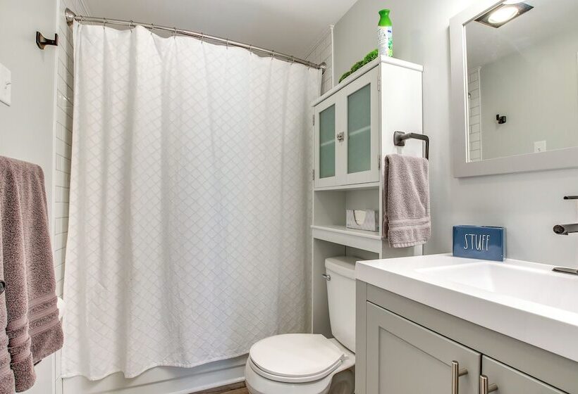 Central Wisconsin Cabin: Golf, Lakes & Trails!