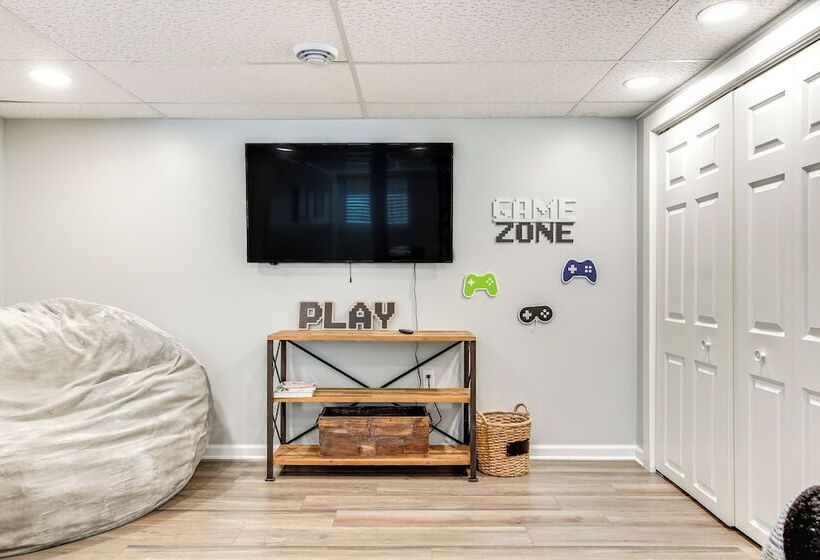 Central Wisconsin Cabin: Golf, Lakes & Trails!