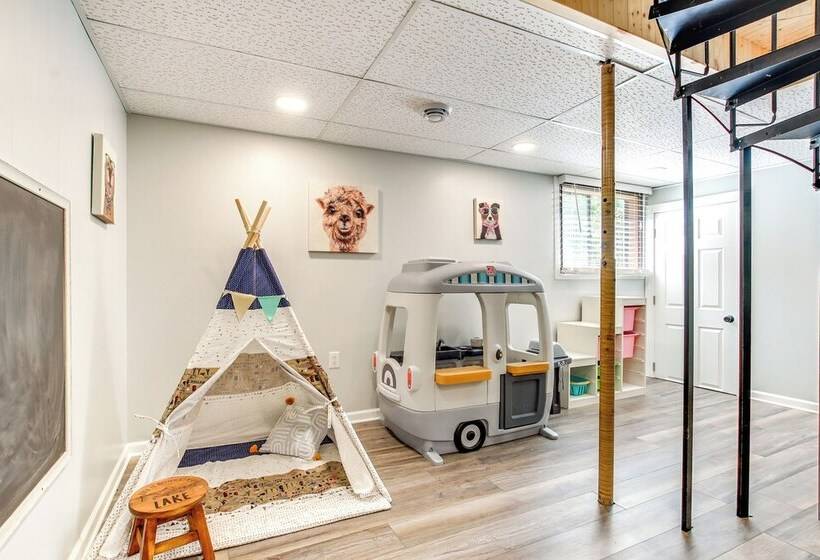 Central Wisconsin Cabin: Golf, Lakes & Trails!