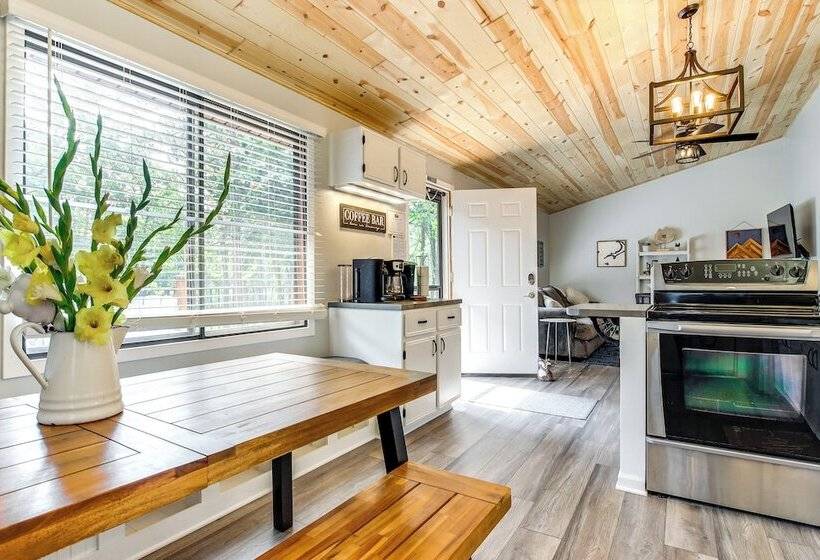 Central Wisconsin Cabin: Golf, Lakes & Trails!