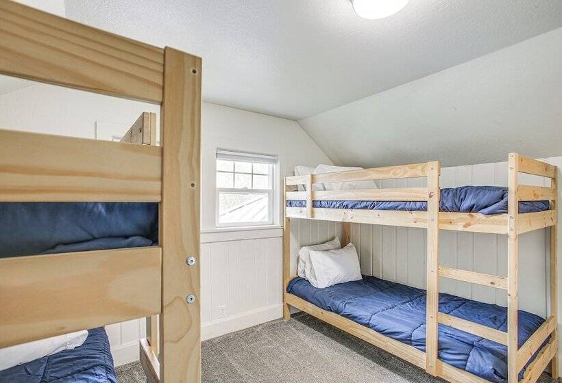 Chic Coeur D Alene Home W/ Patio, 1 Mi To Downtown