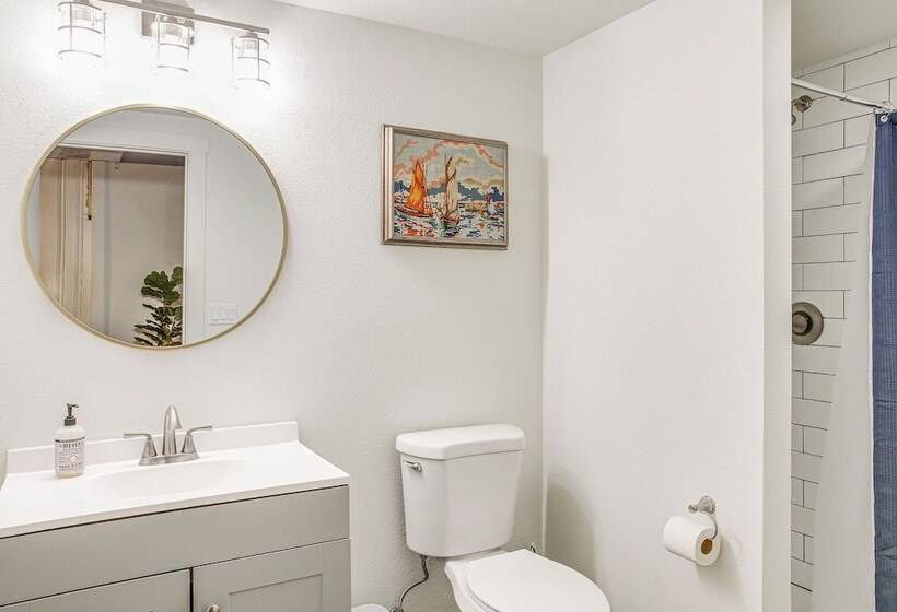 Chic Coeur D Alene Home W/ Patio, 1 Mi To Downtown