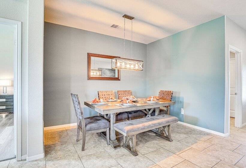 Chic & Relaxing Katy Escape W/ Community Pool!