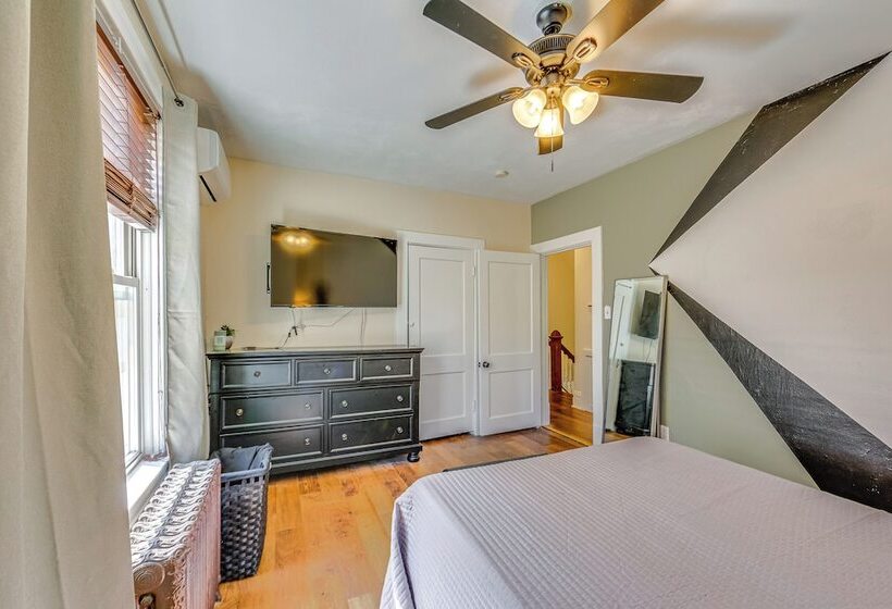 Dog Friendly Pittsburgh Home, 3 Mi To Downtown!