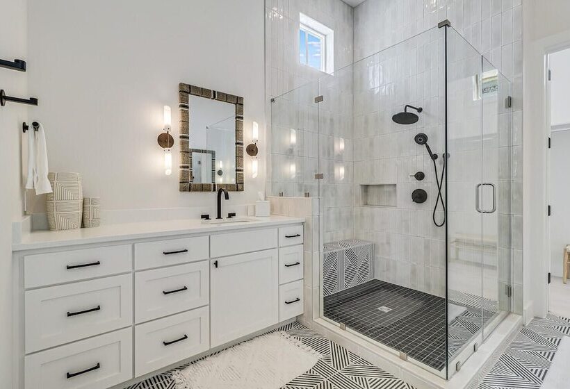 Friday S Comin  132 Bar