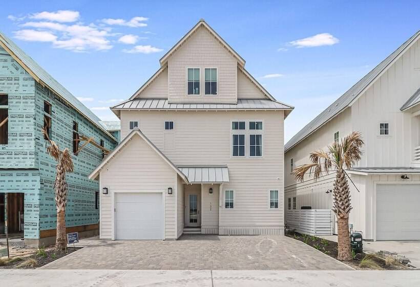 Friday S Comin  132 Bar